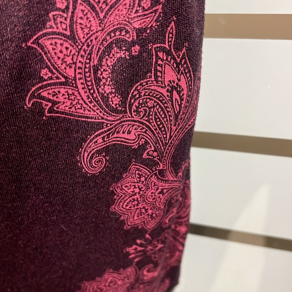 Plum tshirt with Mandela detail - Picture 2 of 3